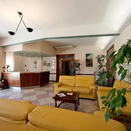 Centro Carraro Fondazione Di Religione Hotel *