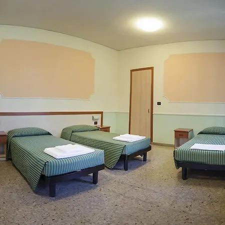 Centro Carraro Fondazione Di Religione Hotel *