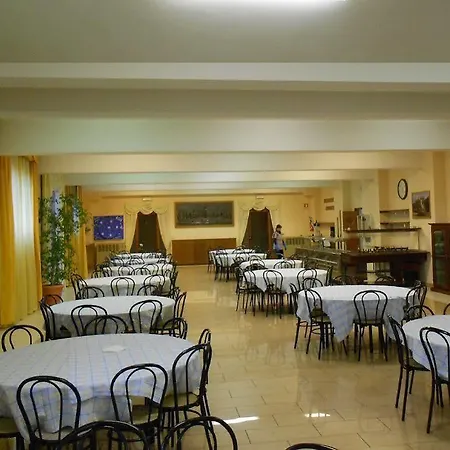 Centro Carraro Fondazione Di Religione Hotel Verona