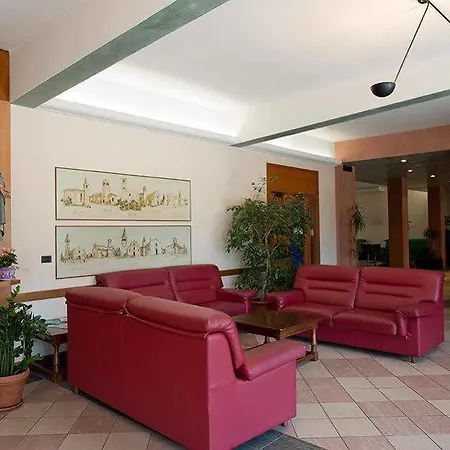 Hotel Centro Carraro Fondazione Di Religione
